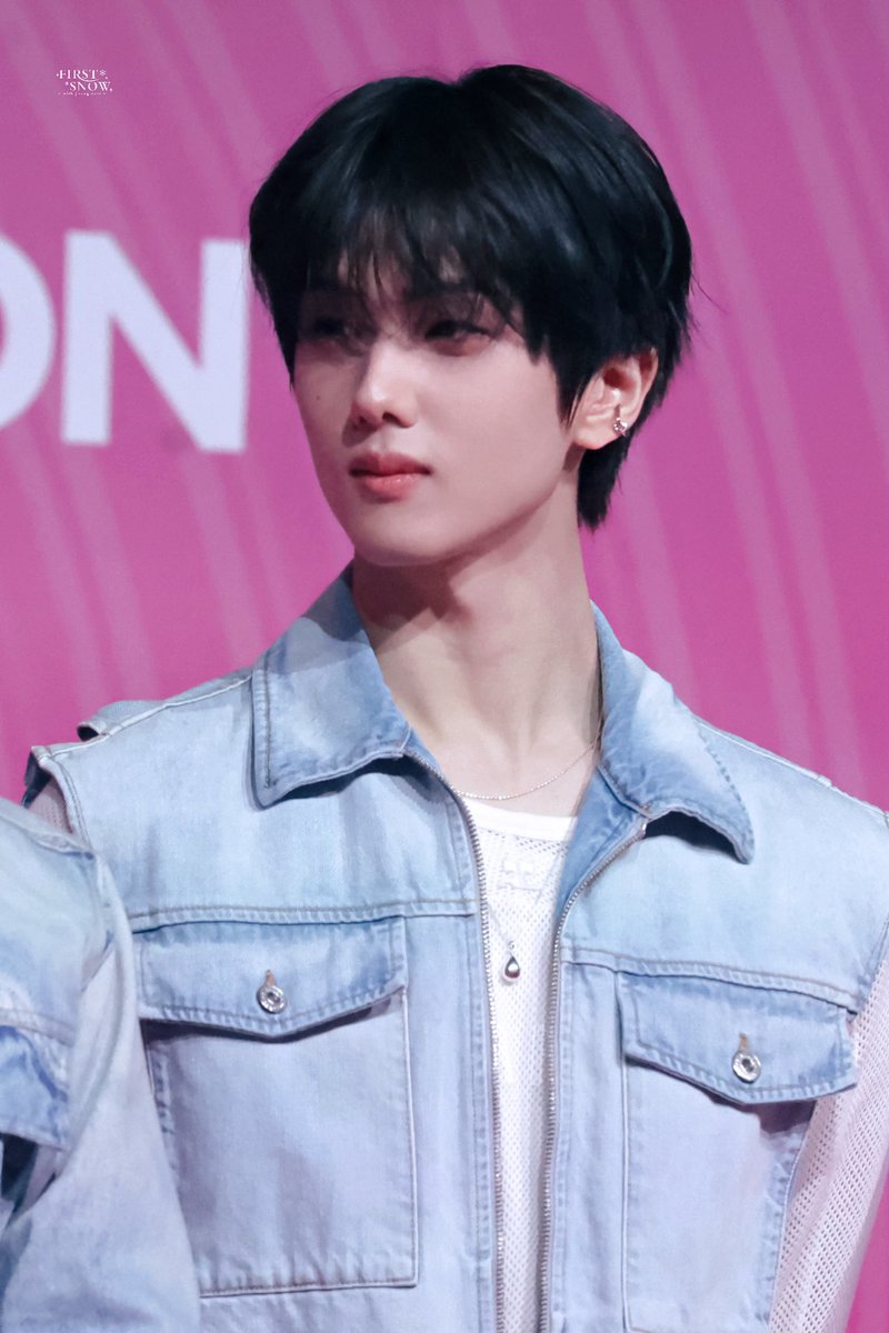 Firstsnowtt0205's tweet photo. 250628 SMTOWN LONDON
 
earrings🖤

#지성 #박지성 #JISUNG #NCTDREAM
#チソン https://t.co/gpjSZNVDPo