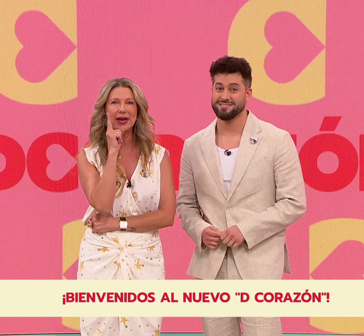 ❤️'D Corazón': los cinco grandes cambios que se han visto en el programa.

❤️<a href="/anneigartiburu_/">Anne Igartiburu</a> se muda de plató y recibe a un nuevo presentador (<a href="/javihoyos/">Javier de Hoyos</a>) y nuevas caras de colaboradores.

❤️🔗rtve.es/n/16644298.

❤️Todos los programas de <a href="/DCorazon_TVE/">DCorazón</a>, en #RTVEPlay.