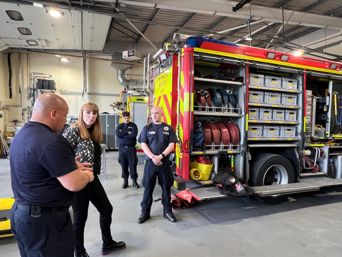 FBUManchester's tweet image. FBU officials and members recently welcomed the visit of Deputy Prime Minister and constituency MP @AngelaRayner to Ashton Fire Station
Without major increases in government funding, firefighter numbers in Manchester are severely at risk.
#investintheFRS #FundTheFrontLine