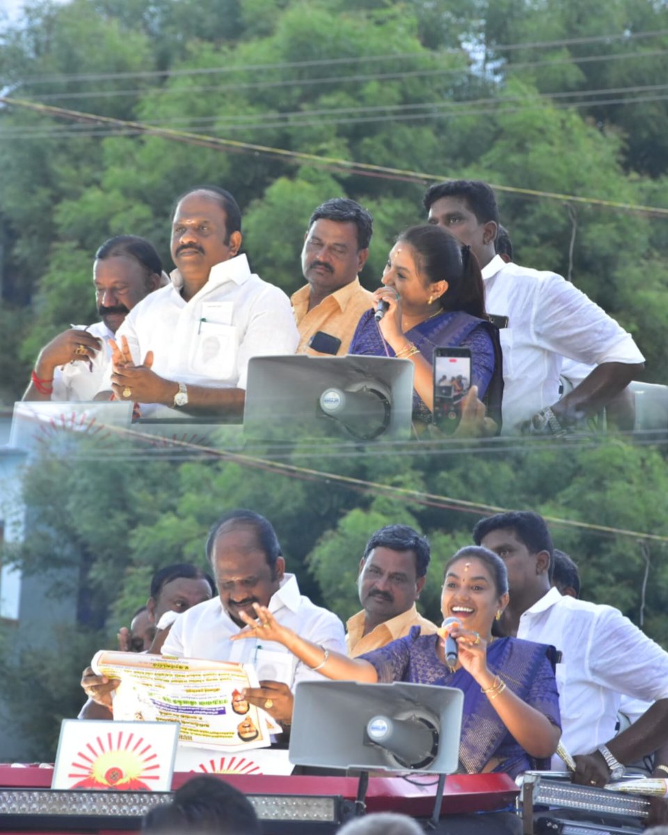 k_vasantham's tweet photo. எல்லோருக்கும் எல்லாம் என மக்கள் பணியாற்றும், மாண்புமிகு தமிழ்நாடு முதலமைச்சர், சமூக நீதி காவலர், கழகத் தலைவர் அண்ணன் தளபதியார் அவர்களின் ஆணைக்கிணங்க....

மாண்புமிகு தமிழ்நாடு துணை முதலமைச்சர், கழக இளைஞரணி செயலாளர் அண்ணன் மாண்புமிகு. உதயநிதி ஸ்டாலின் அவர்கள் மற்றும் 

மாண்புமிகு தமிழ்நாடு பொதுப்பணி, நெடுஞ்சாலை மற்றும் சிறு துறைமுகங்கள் துறை அமைச்சர் ஐயா எ.வ.வேலு ஆகியோர்களின் வழிகாட்டுதலின்படி..

இன்று ரிஷிவந்தியம் சட்டமன்ற தொகுதிக்குட்பட்ட திருக்கோவிலூர் தெற்கு ஒன்றிய திமுக இளைஞரணி சார்பில், முத்தமிழ் அறிஞர், தமிழினத் தலைவர்,டாக்டர் கலைஞர் அவர்களின் பிறந்த நாள் விழா, மற்றும் நாடு போற்றும் நான்காண்டு, தொடரட்டும் இது பல்லாண்டு எனும் தலைப்பிலான திராவிட மாடல் அரசரின் சாதனை விளக்க தெருமுனை கூட்டம், சோழவாண்டியபுரம் ஊராட்சியில்,ஒன்றிய இளைஞர் அணி அமைப்பாளர் திரு. வினோத் ஏகாம்பரம் அவர்களின் தலைமையில் நடைபெற்றது.

தலைமைக் கழக பேச்சாளர் திருமதி.க.நாகநந்தினி யுவராஜ் ஆகியோர்  கலந்து கொண்டு, திராவிட மாடல் அரசின் நான்காண்டு சாதனைகள் மற்றும் சிறப்புத் திட்டங்களை எடுத்துரைத்தோம்... 

#KallakurichiSouthDMK #Kallakurichi #DMKITWING #DMK #MKStalin #UdhayanidhiStalin #StalinBuildsTN #TNGovt