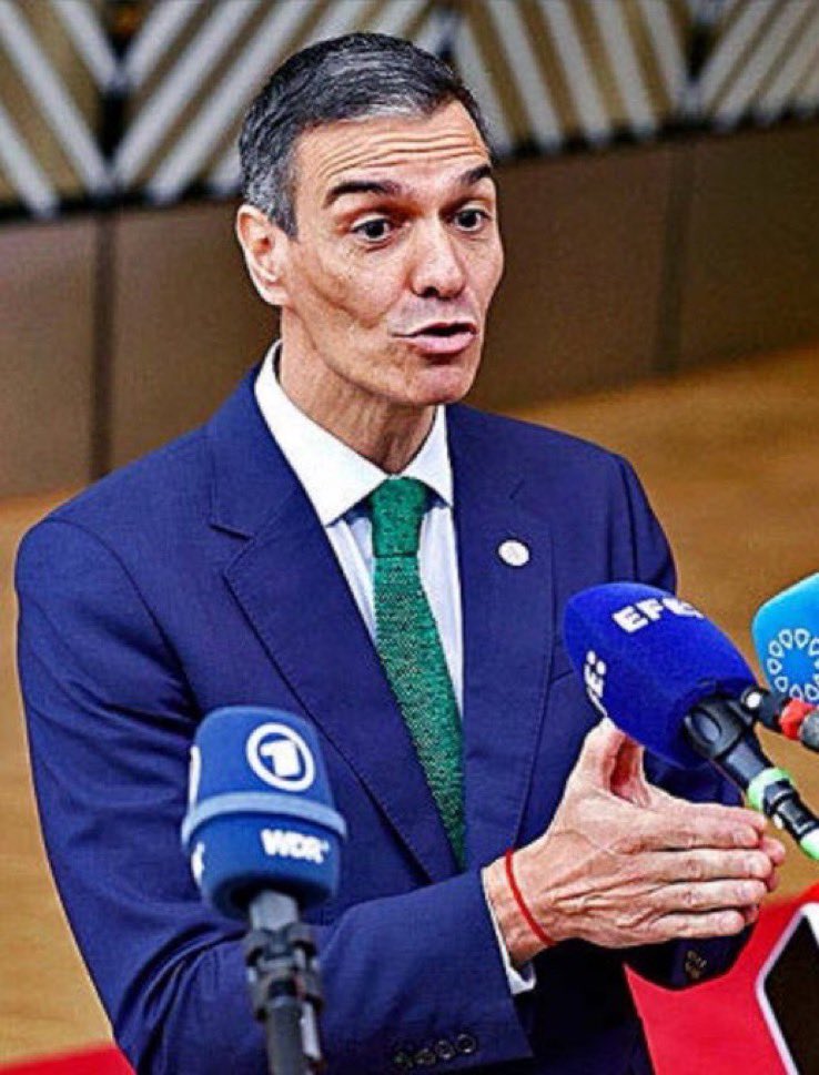 PuntaLeyend's tweet photo. Ahora en serio, sobrinos. No viváis en la mentira y la traición. Ser bueno y honesto es la única inversión que siempre sale bien. En esta vida todo se paga. https://t.co/9C7rwBQYax