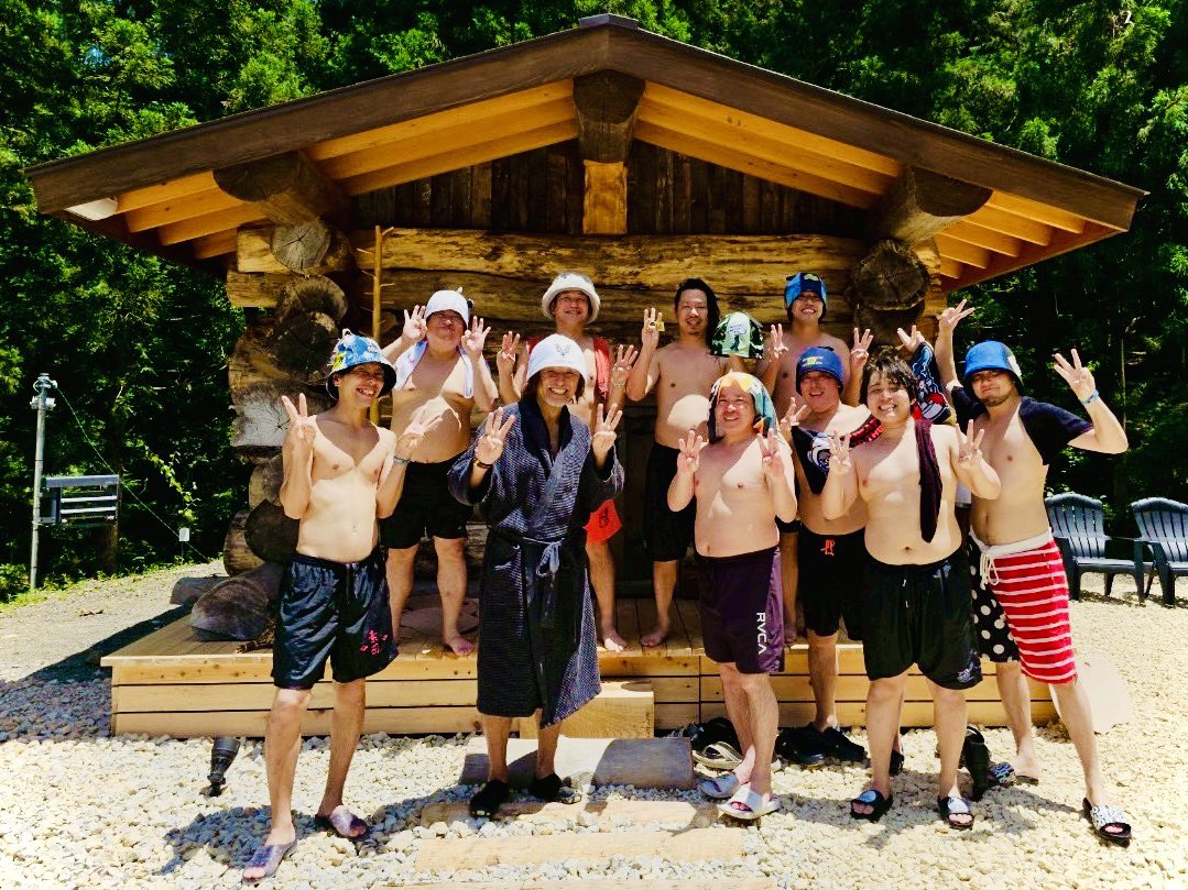 みなさ〜ん ととのってますか〜

のちほどサウナで🙏
＆
SAUNA BROSは明後日発売✌️
お願い致します🫡
そして今夜中にはHP立ち上がるって聞いてます
よろしくお願い致します🙇

さて今日のセッティングゲストは
恵みの湯の皆さん+asp
東海サウナーの皆さん
あれっ
長野のサンポサウンさん写真は😅
🤚🏻✊