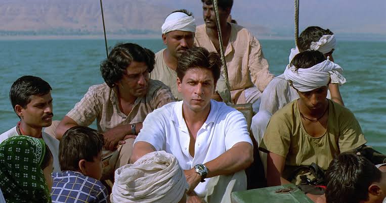StormPost_'s tweet photo. Magic happens on the silver screen when khan saab decides to go ahead without romantic characters. https://t.co/aWaREwyIMv