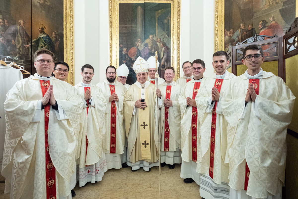 Archidiócesis de Valencia (@archivalencia) on Twitter photo Mons. Enrique Benavent: “No es pot entendre una vida ministerial sin el desig de la santedat”
📸 <a href="/vgutierrezVLC/">Víctor Gutiérrez 🕊️</a>
archivalencia.org/benavent-enten… Mons. Enrique Benavent: “No es pot entendre una vida ministerial sin el desig de la santedat”
📸 <a href="/vgutierrezVLC/">Víctor Gutiérrez 🕊️</a>
archivalencia.org/benavent-enten…