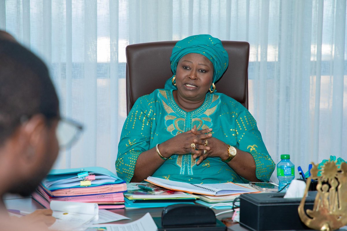 Madame Maïmouna Dièye, Ministre de la Famille et des Solidarités, a reçu en audience, ce vendredi 27 juin 2025, une délégation de l’UNFPA Sénégal conduite par sa Représentante Résidente Adjointe. Cette rencontre s’inscrit dans le cadre du renforcement du partenariat stratégique.