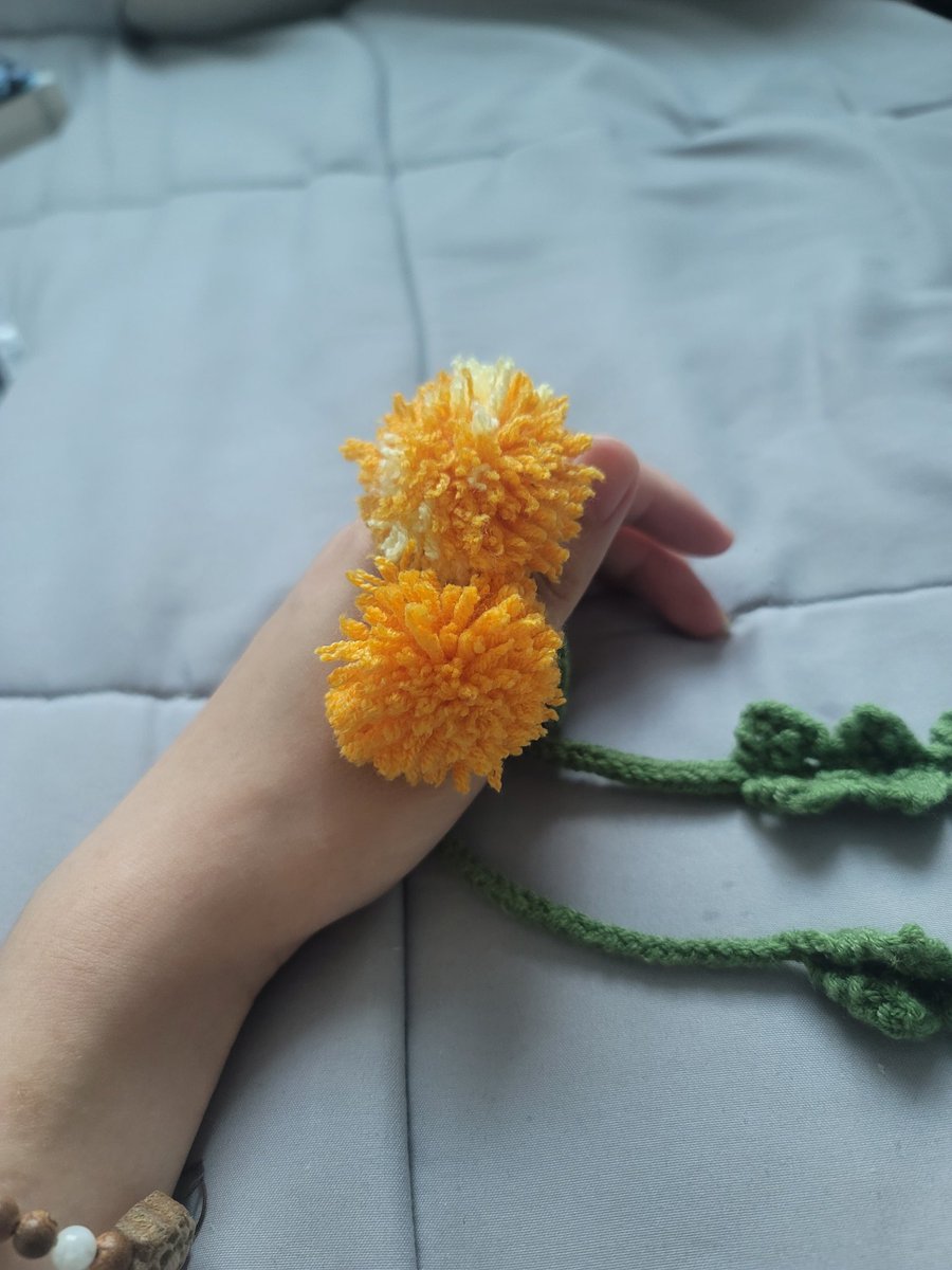 이것..
뜨개책갈피...

나눔하면 받아가실 분들이 있으실까요...
수량 많지 않음
수작업이니까..

소량이면 트친한정나눔하고..
아니면 그냥 무인나눔을 하겟습니다..