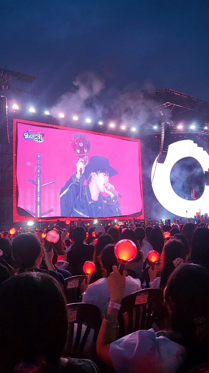 jinhui74's tweet photo. #RUNSEOKJIN_epTOUR
예 진짜많이정말 사랑합니다.
평생아미!!!!! https://t.co/Vm0YQOsb7M