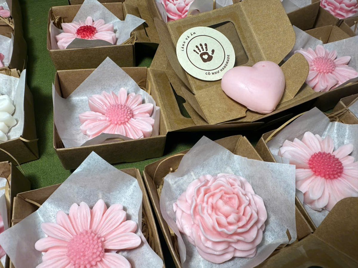 Benative tweet media