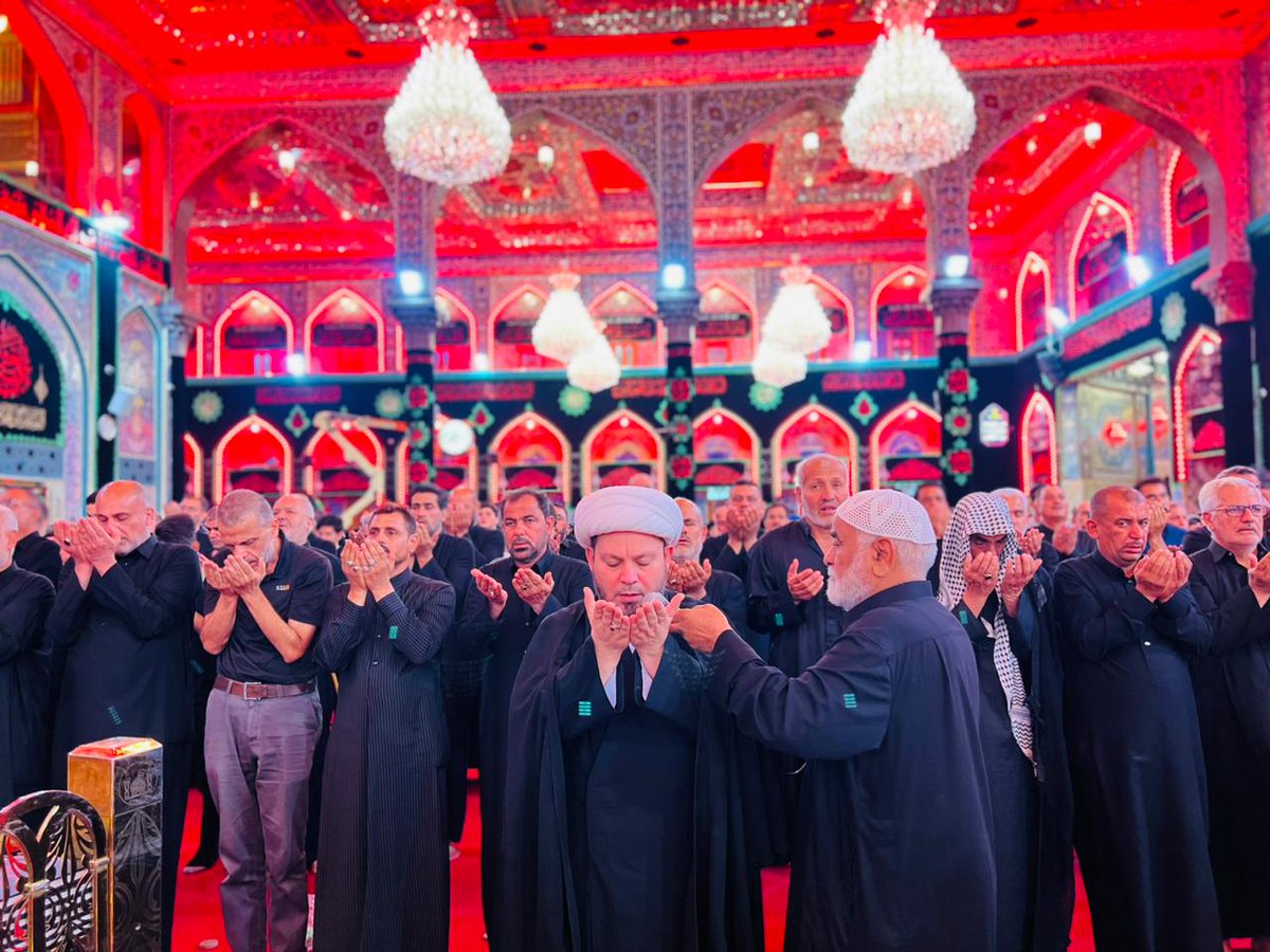 لماذا لا يجمعنا معهم حب الحسين ع؟
وجوابه :
حب الحسين عندهم تجارة وارباح وعندنا شعيرة وإصلاح
حب الحسين عندهم لا تتعدى الحناجر وعندنا نفديها بذبح المناحر 
حب الحسين عندهم فقط لطم وعويل وعندنا لطم وعويل وكلا كلا إسرائيل
حب الحسين عندهم شعارات وانتخابات وعندنا مثلي لا يبايع الطغاة