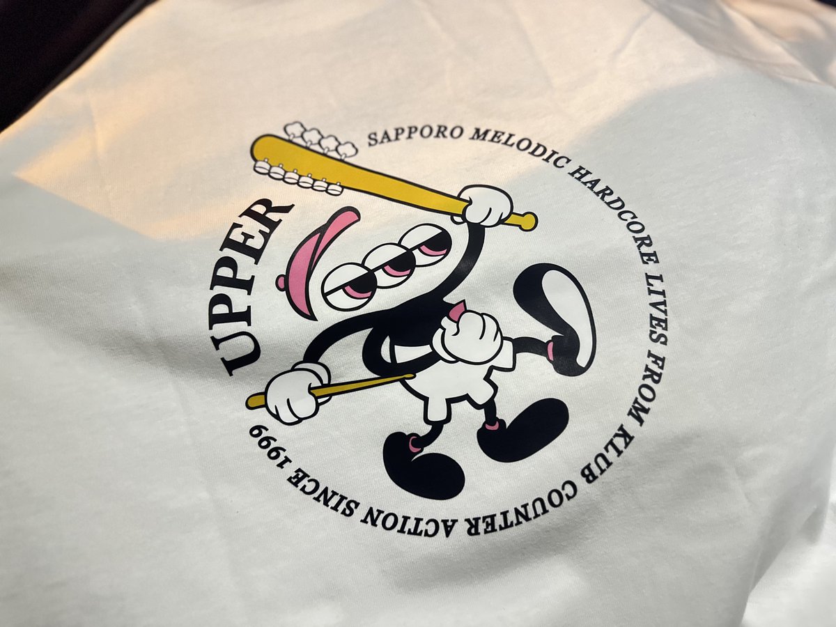 UPPERかっこよすぎてTシャツとクージー買わさった
