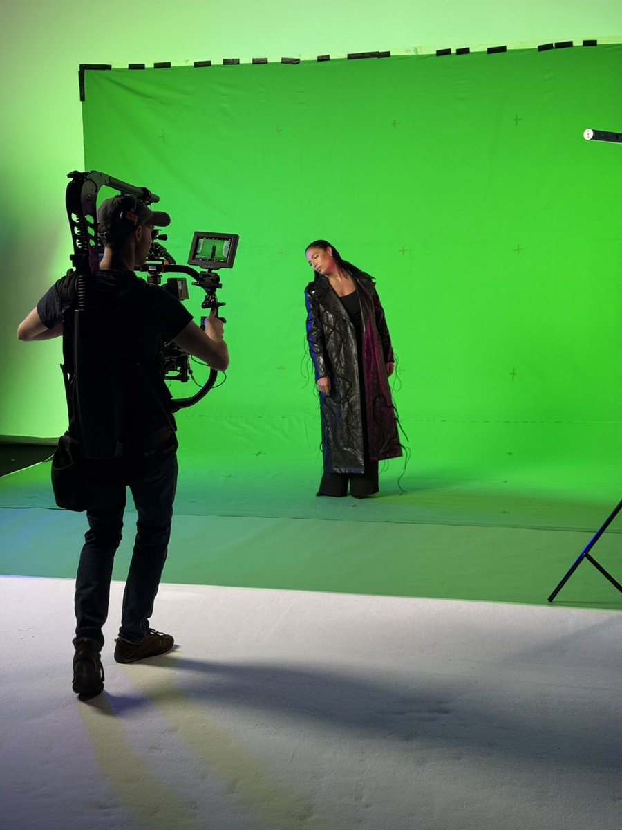 Zaho (@zahoofficiel) on Twitter photo Les coulisses du tournage de « Touché Coulé » avec <a href="/tomfrager/">Tom Frager</a>
Le clip est dispo ⬇️
youtu.be/z2mRY54i7b4 Les coulisses du tournage de « Touché Coulé » avec <a href="/tomfrager/">Tom Frager</a>
Le clip est dispo ⬇️
youtu.be/z2mRY54i7b4