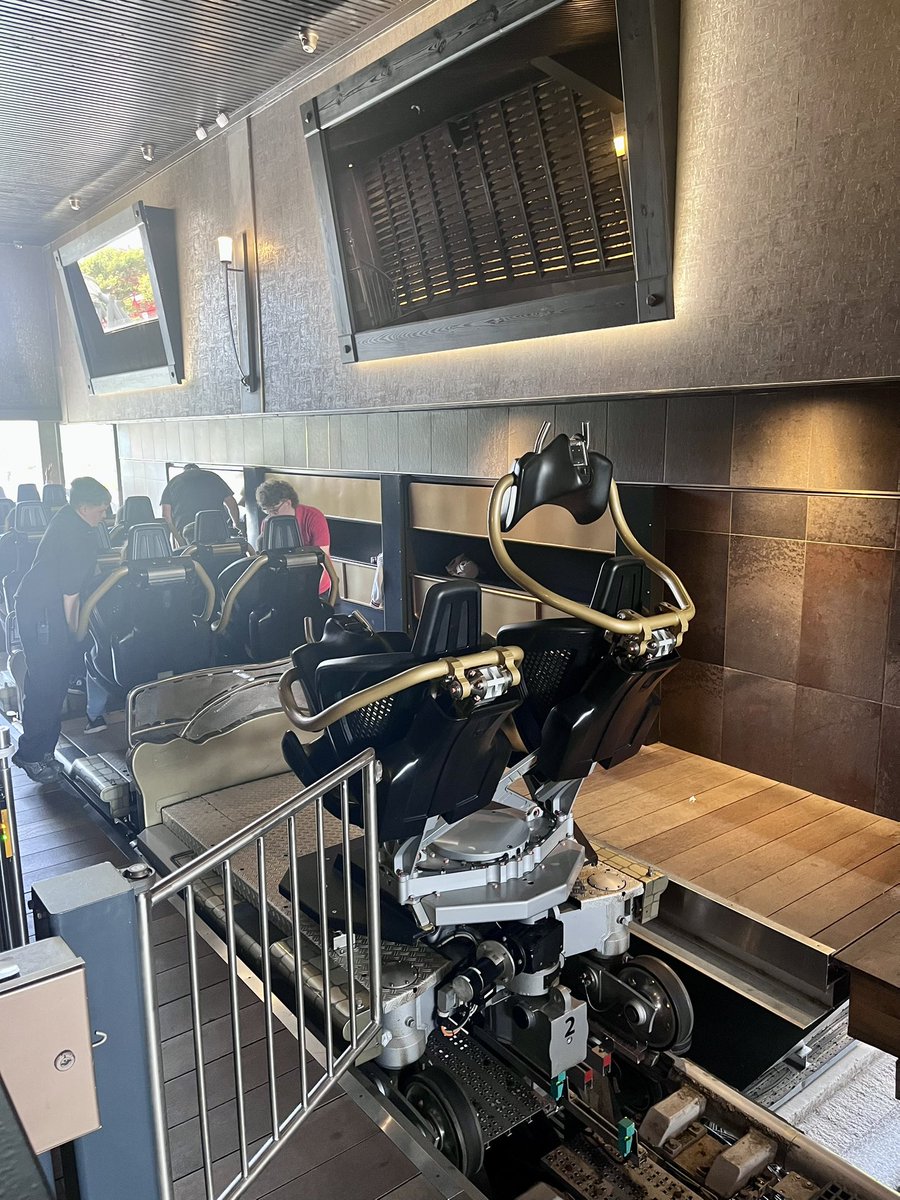 Wowww that was a giggle-inducing blast. Riding Enso by yourself is the move; I got so much spinning, including through that slow roll, which made it SO disorienting. Pleeeeease can we have this on Copperhead, <a href="/Carowinds/">Carowinds</a>?
