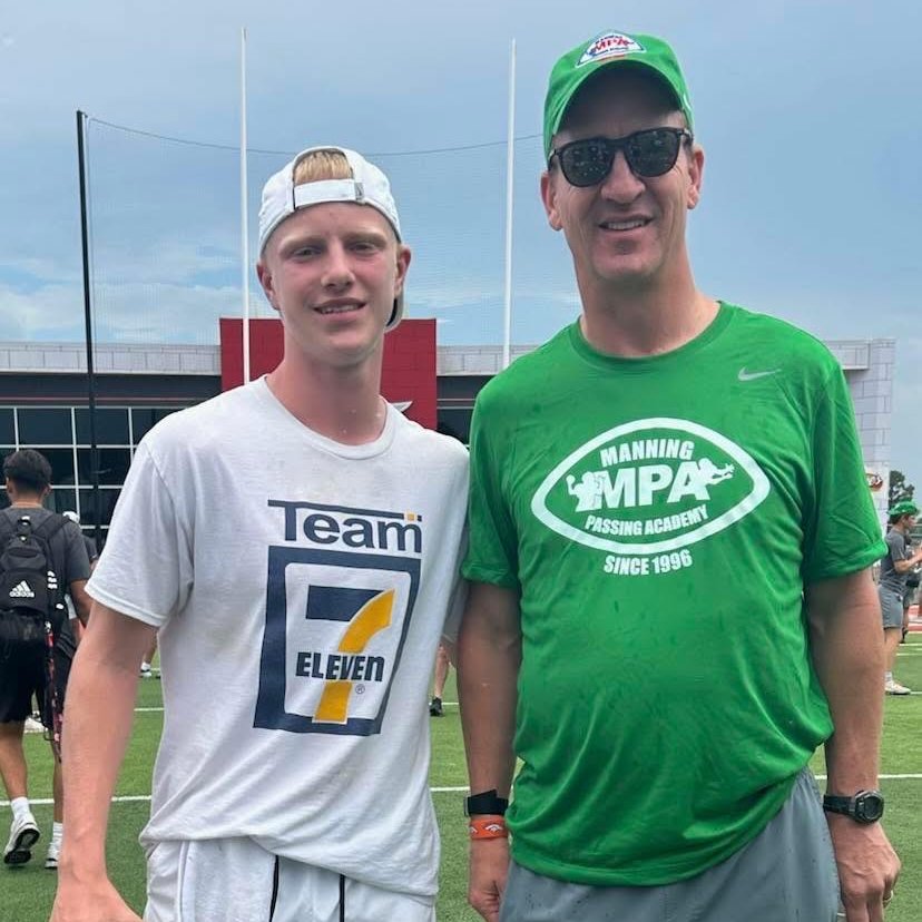 oh_report's tweet image. Hillsdale QB @KaelLewis54 is in Louisiana preparing for his junior season at the Manning Passing Academy.