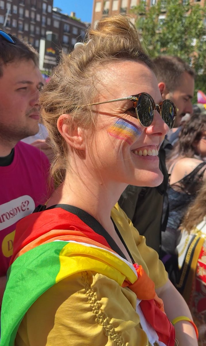 TerryReintke's tweet image. BUDAPEST PRIDE 🌈
We are here with you, colourful loud and strong❤️
You cannot ban freedom 🫶🏻
💛🧡❤️🩷💜💙🩵💚