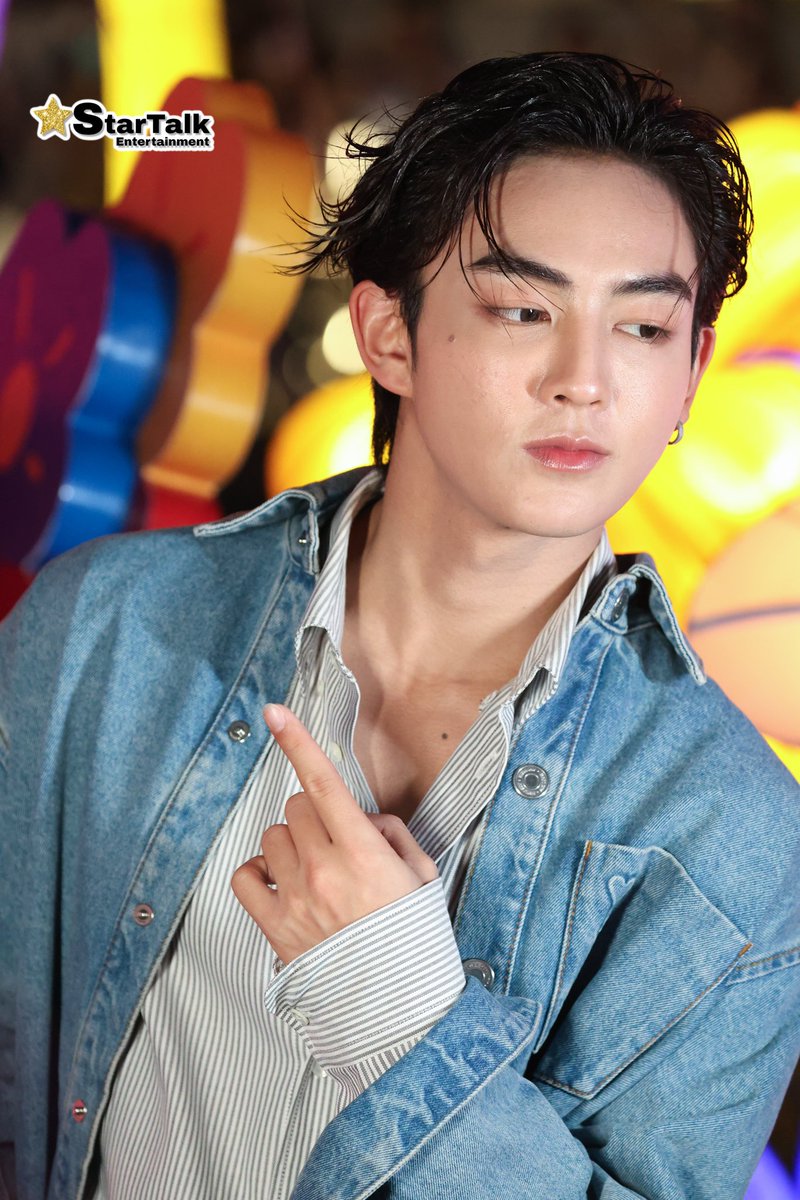 startalkent's tweet photo. "ฮาร์ท" วงBUSร่วมงาน “Yuyuan Lantern Festival 2025” ฉลองวาระครบรอบ 50 ปีแห่งความสัมพันธ์ทางการทูตไทย–จีน

PHUTATCHAI AA HEART YUYUAN ICON

#HEARTchuthiwat
#BUSatICONSIAM
#BUSbecauseofyouishine  
#YuyuanLanternFestival2025
#YuyuanAtICONSIAM https://t.co/NrZa5wqD13