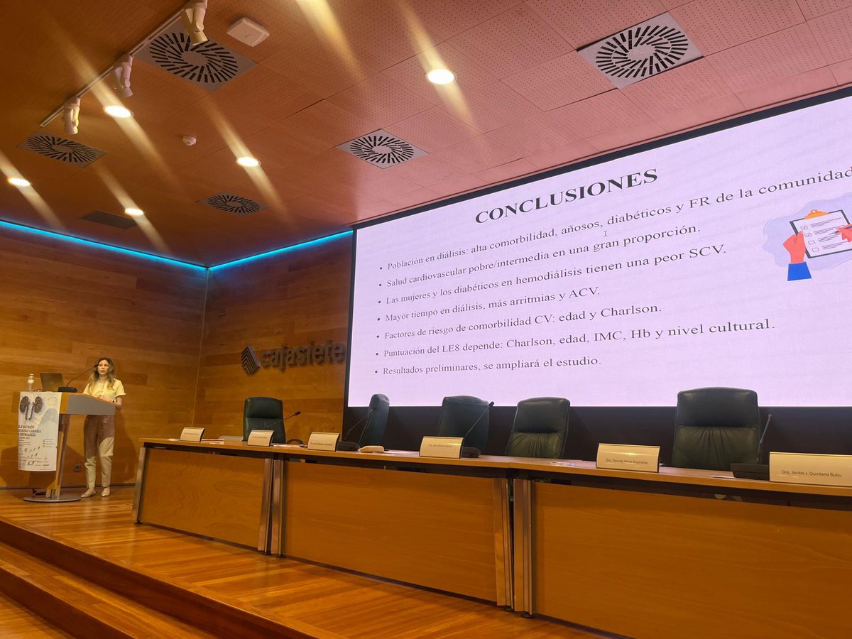 SCNefrologia's tweet photo. Felicitamos a la residente Dra. Miriam Valcárcel Herrera por haber recibido el premio a la mejor comunicación en la XLII Reunión de la Sociedad Canaria de Nefrología.
👏 Gran trabajo con su presentación:
“Enfermedad Renal Diabética. ¿Cuándo buscarla?” #Canarias #JóvenesNefrólogos https://t.co/EbQ5Yf8jVc