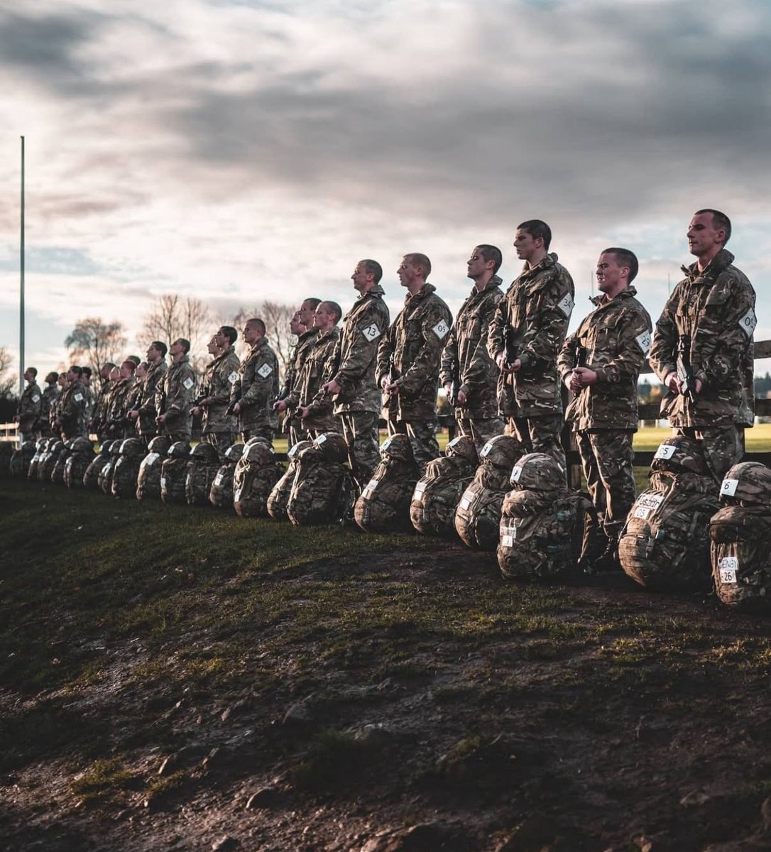 TheParachuteReg's tweet image. 🇬🇧 Armed Forces Day 🇬🇧
Today, we honour the dedication, bravery, and sacrifice of all those who serve in the British Armed Forces — past and present.
Ready for anything 🆎
@BritishArmy
@16AirAssltBCT
#Paras
#ArmedForcesDay2025
#Theparachuteregiment