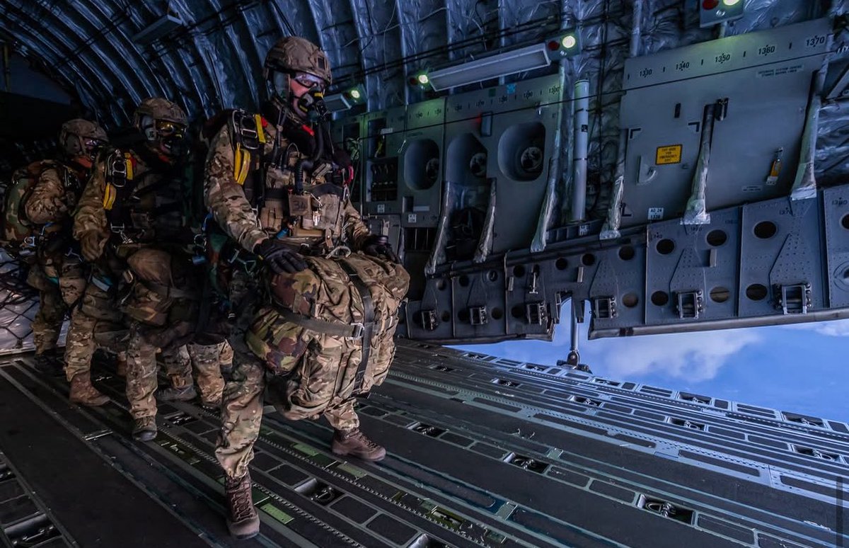 TheParachuteReg's tweet image. 🇬🇧 Armed Forces Day 🇬🇧
Today, we honour the dedication, bravery, and sacrifice of all those who serve in the British Armed Forces — past and present.
Ready for anything 🆎
@BritishArmy
@16AirAssltBCT
#Paras
#ArmedForcesDay2025
#Theparachuteregiment