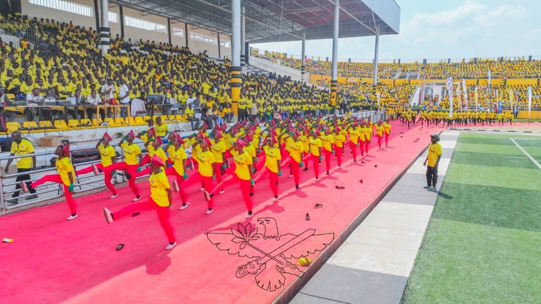 AudaceNga's tweet photo. ⚽ Après un défilé mémorable, place au match :
🇧🇮 Aigle Noir The Fighters FC 🆚 The Cong Viettel FC 🇻🇳
L’amitié entre les peuples passe aussi par le sport. Merci #Makamba pour cette belle leçon .
#NPPCS vive le Sport #Football
@R_Ndikuriyo @nkurunzizaherm2 @IntumwaNews https://t.co/8VNghphajb