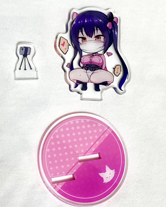 見てくりゃれ

フォロワーさんが唯香様アクリルフィギュア作ってプレゼントしてくれたぞい〜

うれしみ〜
私の作品を好きな人が私のキャラを描いてくれるのめちゃ嬉しみ…っ

ありがとにぇ 