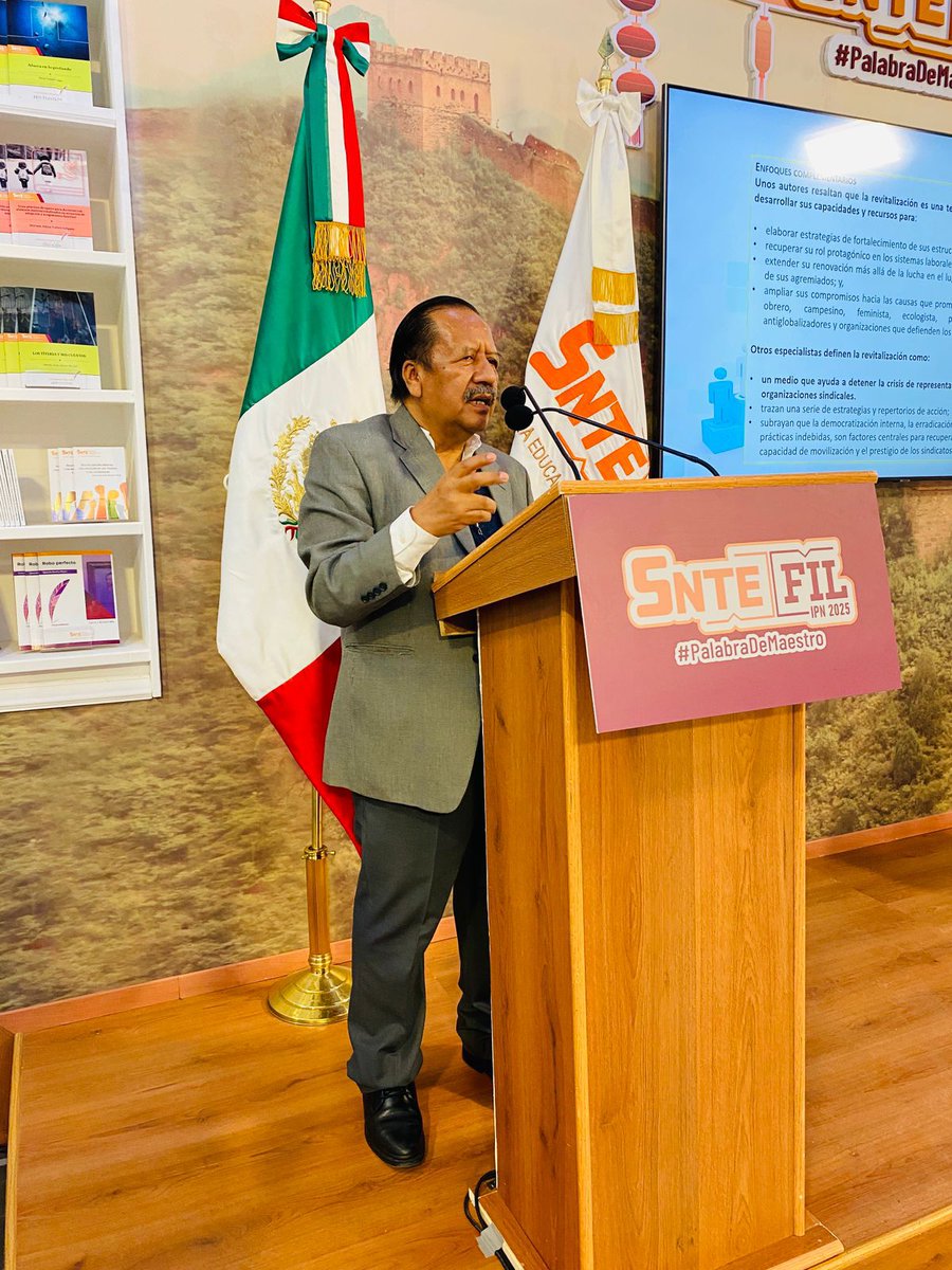 #PalabraDeMaestro

𝐋𝐢𝐛𝐫𝐨 | "Revitalización sindical. Una revisión de las teorías y estrategias", del Prof. Jesús José Javier Bautista Pérez. A través de su obra, invita al análisis del sindicalismo ante los cambios políticos y sociales en el mundo. 
#FILIPN