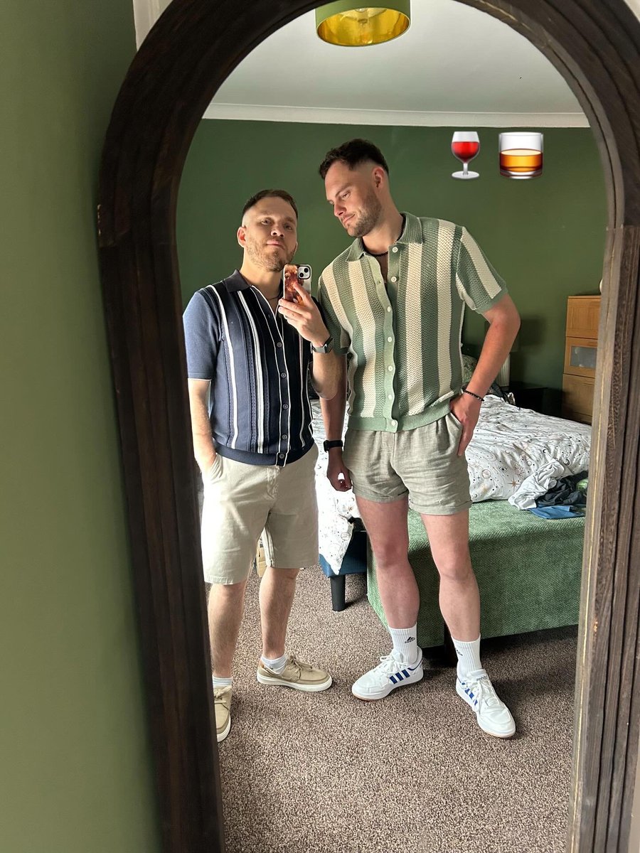 scottedwerd's tweet photo. (Puppy approved outfit ) 
Let’s hit the bar ! https://t.co/CVNiHVZ2Za