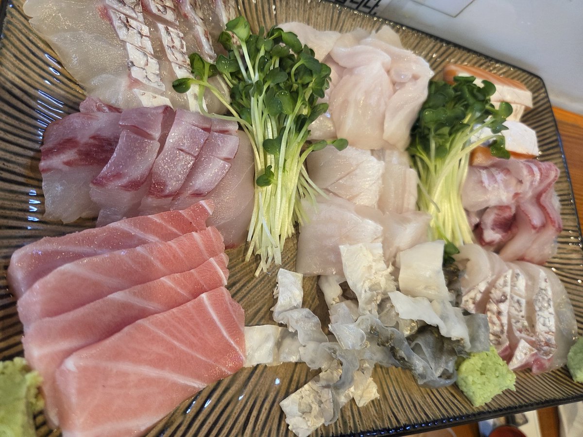 주말엔 못참지 ~!
참고로 남자 둘