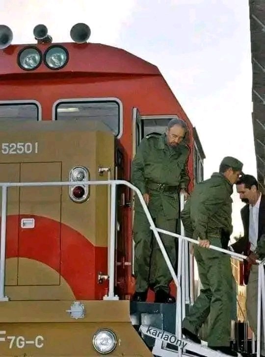 Celebramos hoy el #DíaDelTrabajadorDelTransporte en #Cuba 🇨🇺. #GenteQueSuma, inmersos en multiplicar la eficiencia y en el óptimo aprovechamiento de la técnica para respaldar las demandas de nuestra economía y los servicios al pueblo. <a href="/DiazCanelB/">Miguel Díaz-Canel Bermúdez</a> <a href="/snttpcuba/">snttp</a> @CubaCentral