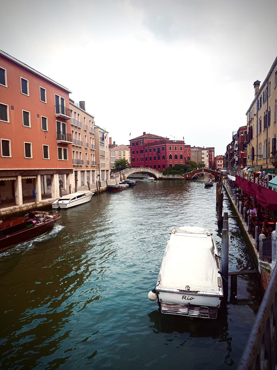 chaachinggggg's tweet image. While honey is in Venice we’re over here summering the summer ☀️🏖️#beachbums