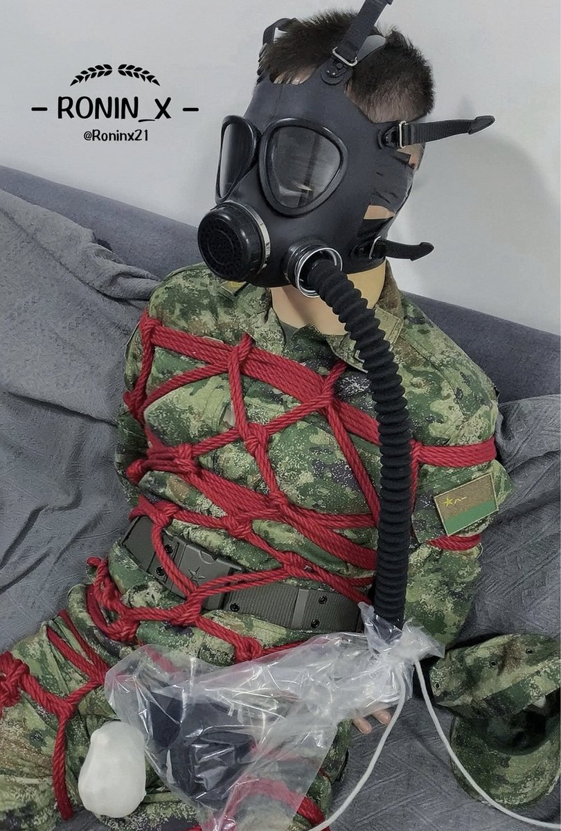 还不老实是吗 ？那直接给你戴上面具 管子里再套上穿了一周的臭袜 🪢🧦

嗯嗯嗯.… 看来你很喜欢 , 就好好享受吧 ！