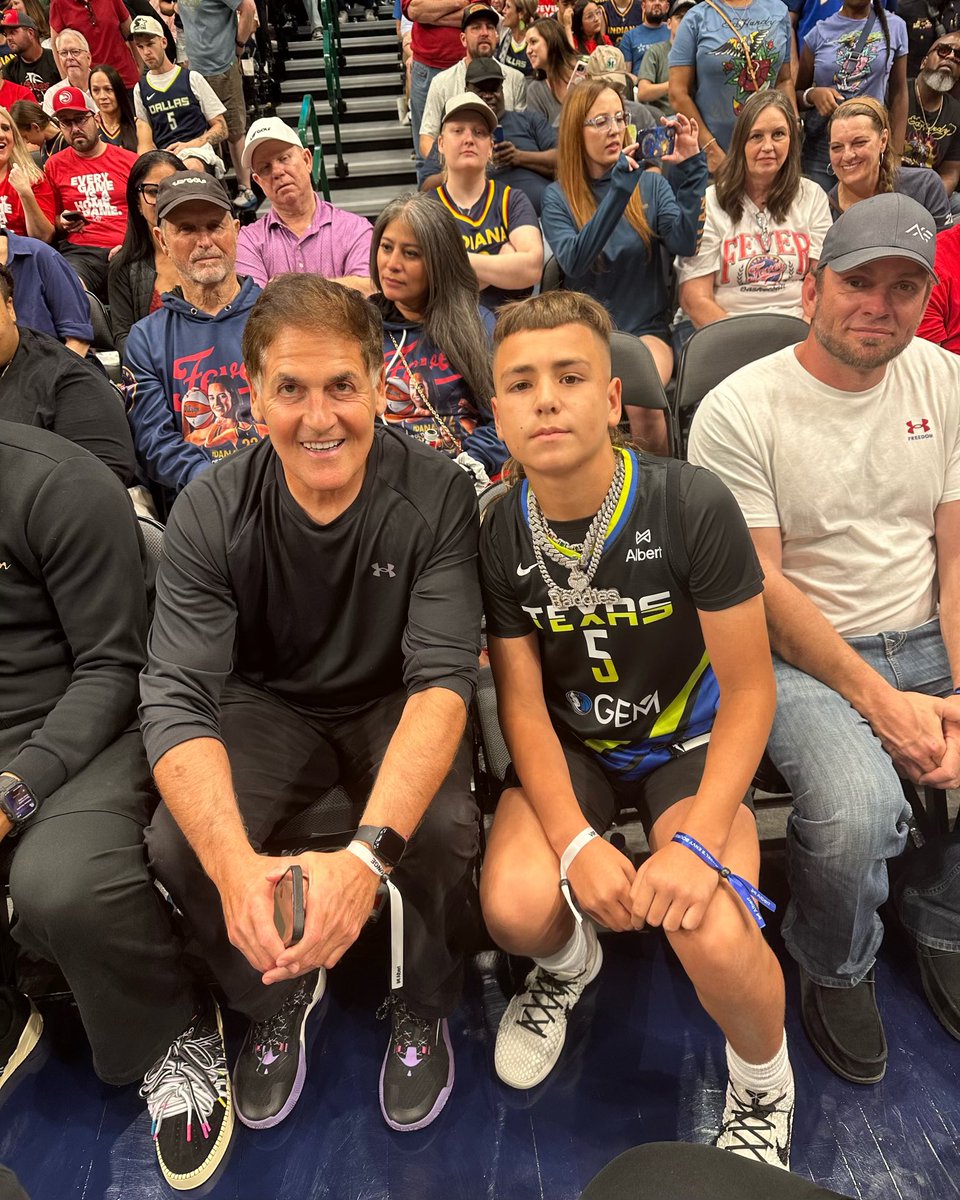 BabyGronk5's tweet image. MARK CUBAN AND BABY GRONK