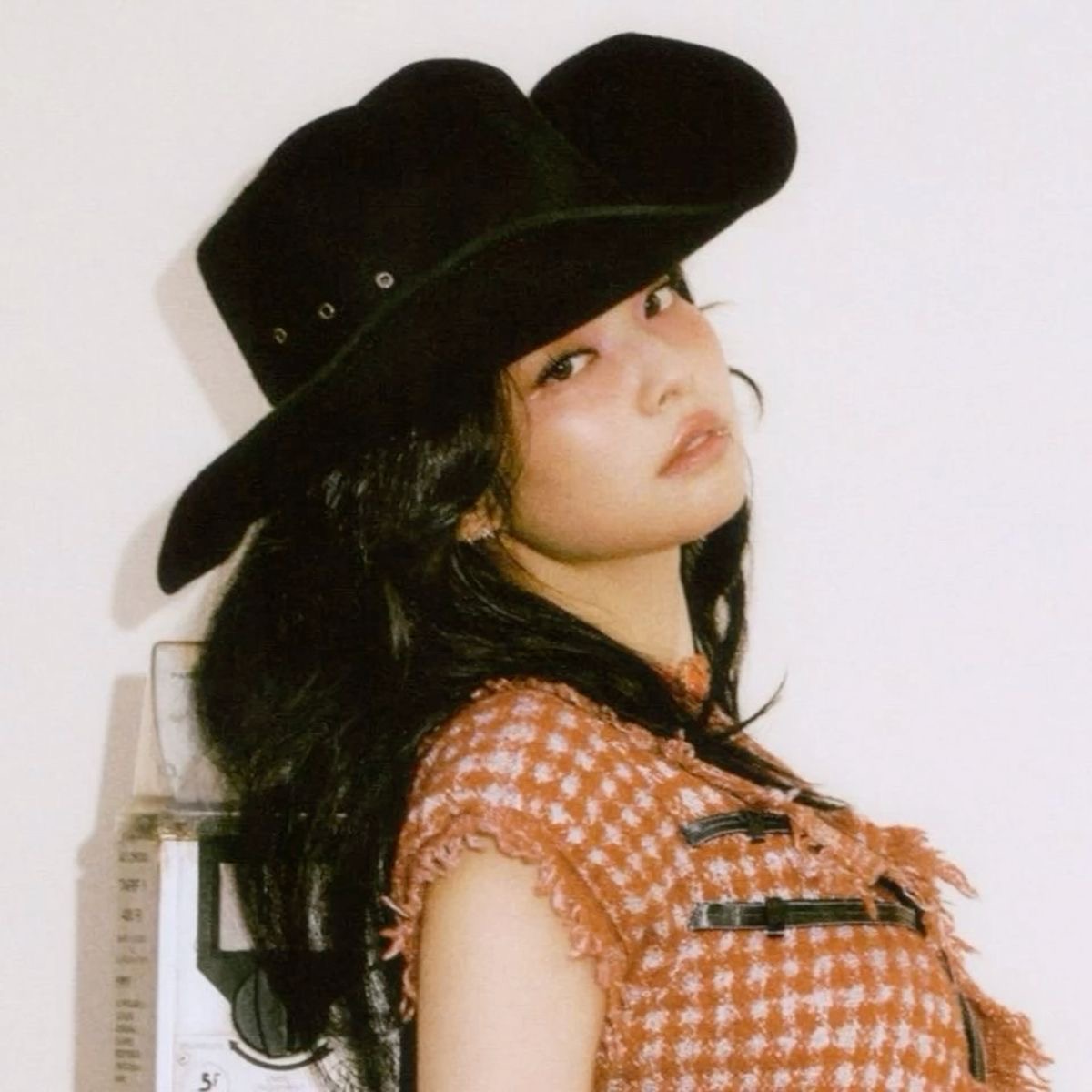 rubienism's tweet photo. cowgirl jennie live in my mind rent free https://t.co/9aeQPY8YzX