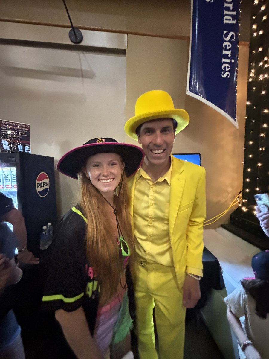 mdcall77's tweet photo. The man @YellowTuxJesse that truly puts FanFirst into every event! Thank you for a great night in Louisville KY!!!💛
@madelyncall08 https://t.co/r0hHZaso6q
