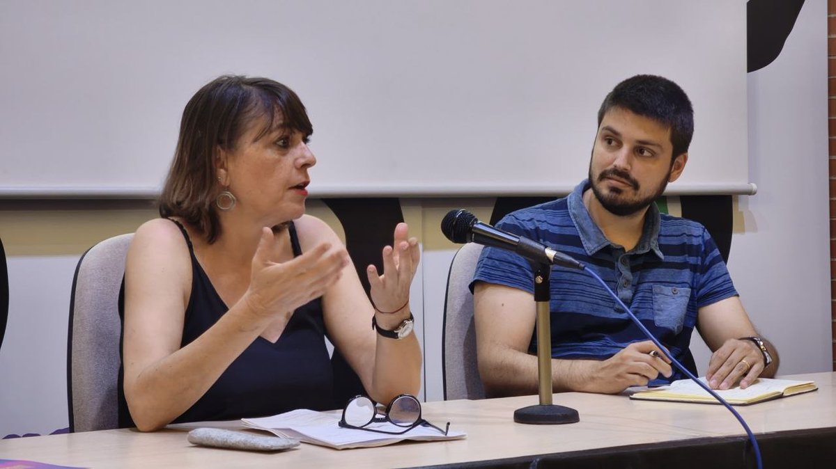Partido Comunista de España 🇵🇸 (@elpce) on Twitter photo Presentación de las conclusiones del debate estratégico del PCE.
Con <a href="/ElenaCortesIU/">Elena Cortés Jiménez 🇵🇸</a>, responsable del programa estratégico del PCE, y <a href="/JesusR_Rojo/">Jesús Rodríguez Rojo</a>, sociólogo, investigador de la Universidad Pablo de Olavide de Sevilla. #EscuelaPCE📚
📺 youtube.com/watch?v=jihd1a… Presentación de las conclusiones del debate estratégico del PCE.
Con <a href="/ElenaCortesIU/">Elena Cortés Jiménez 🇵🇸</a>, responsable del programa estratégico del PCE, y <a href="/JesusR_Rojo/">Jesús Rodríguez Rojo</a>, sociólogo, investigador de la Universidad Pablo de Olavide de Sevilla. #EscuelaPCE📚
📺 youtube.com/watch?v=jihd1a…