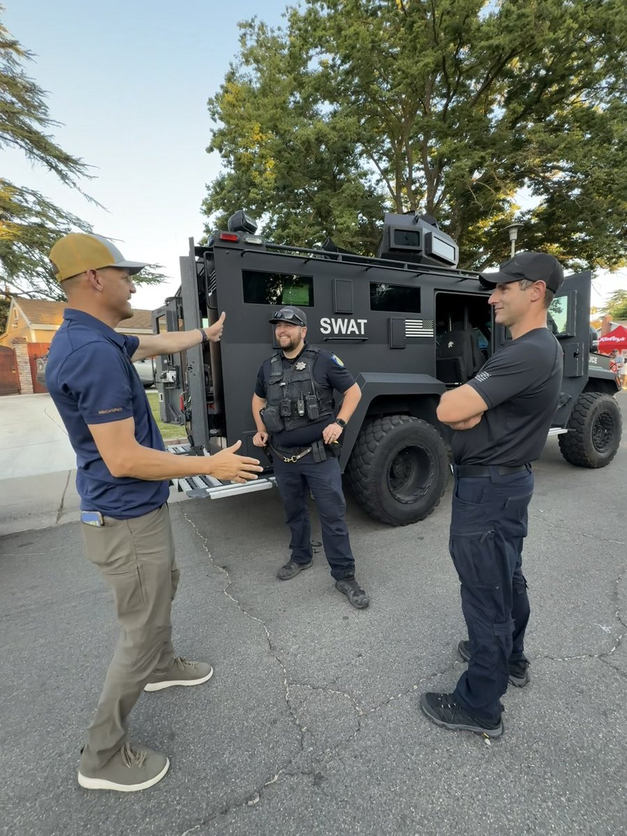 MayorMcCarty's tweet image. Kicked off summer with my 1st National Night Out as Mayor in College-Glen.
Thank you College-Glen Neighborhood Association, @SacFirePIO, @SacPolice & the amazing partners who made this block party happen.
I look forward more National Night Out events in August.