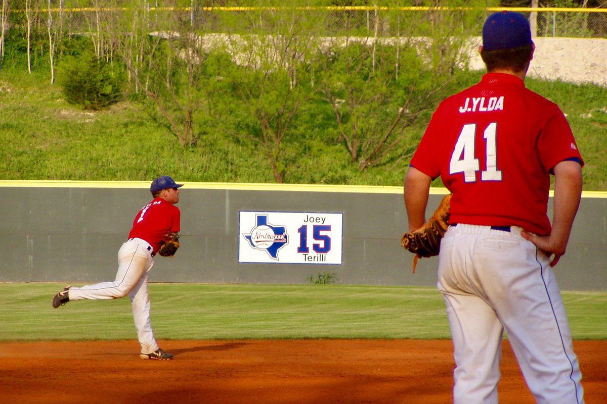 Happy big 4-0 to <a href="/yallduh/">Jay Ylda</a>! Flashback to a pretty awesome moment in my life, getting to play college ball with you my senior year. Love ya, bro.