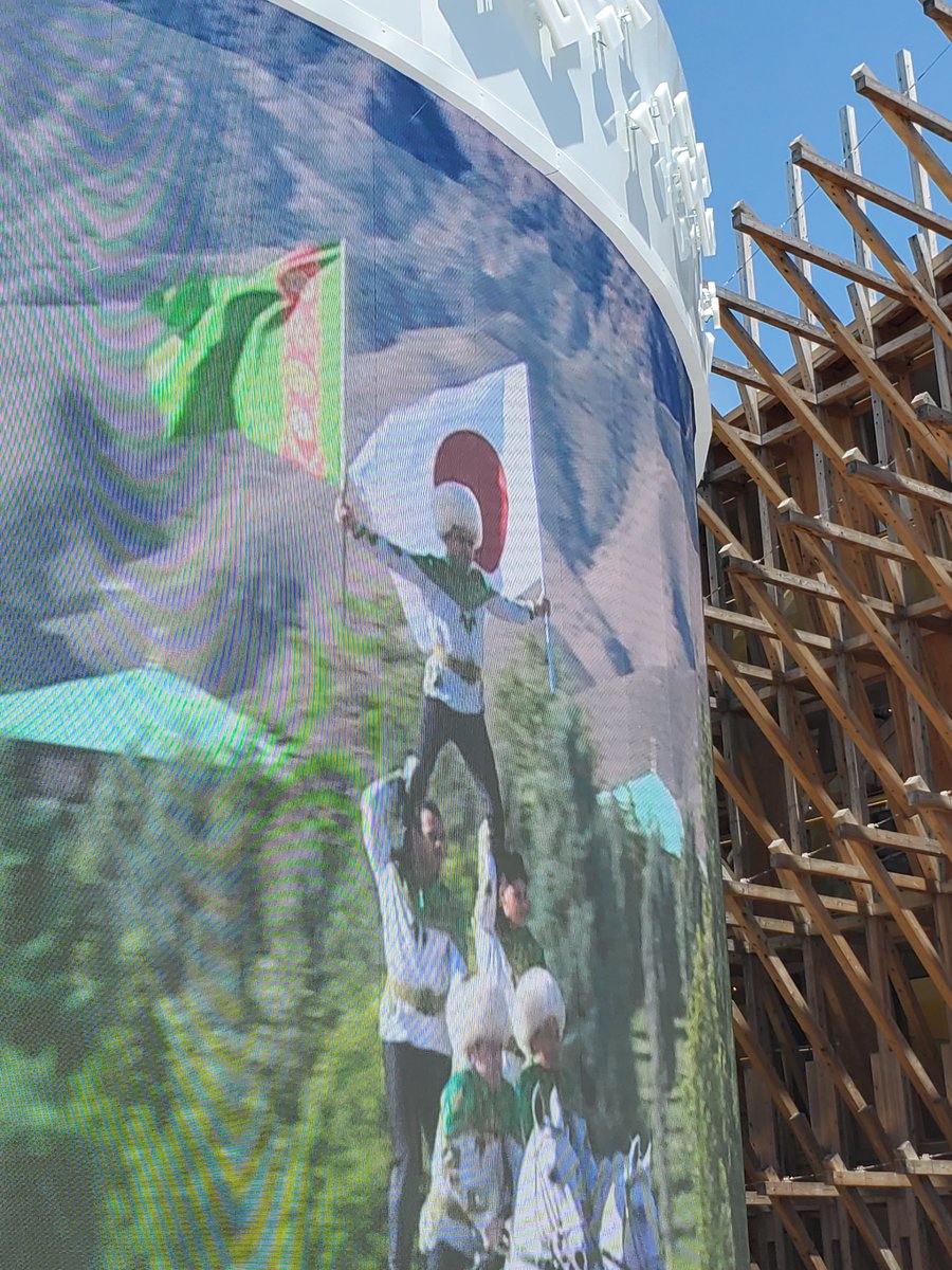 andrewfed's tweet image. Turkmenistan's pavilion at the Osaka Expo is one of the most surreal things I've seen. The narration over the video in the main room starts: "Whose land is steadfast? Whose people are blessed? Whose glory fills the world? It is independent and permanently neutral Turkmenistan."