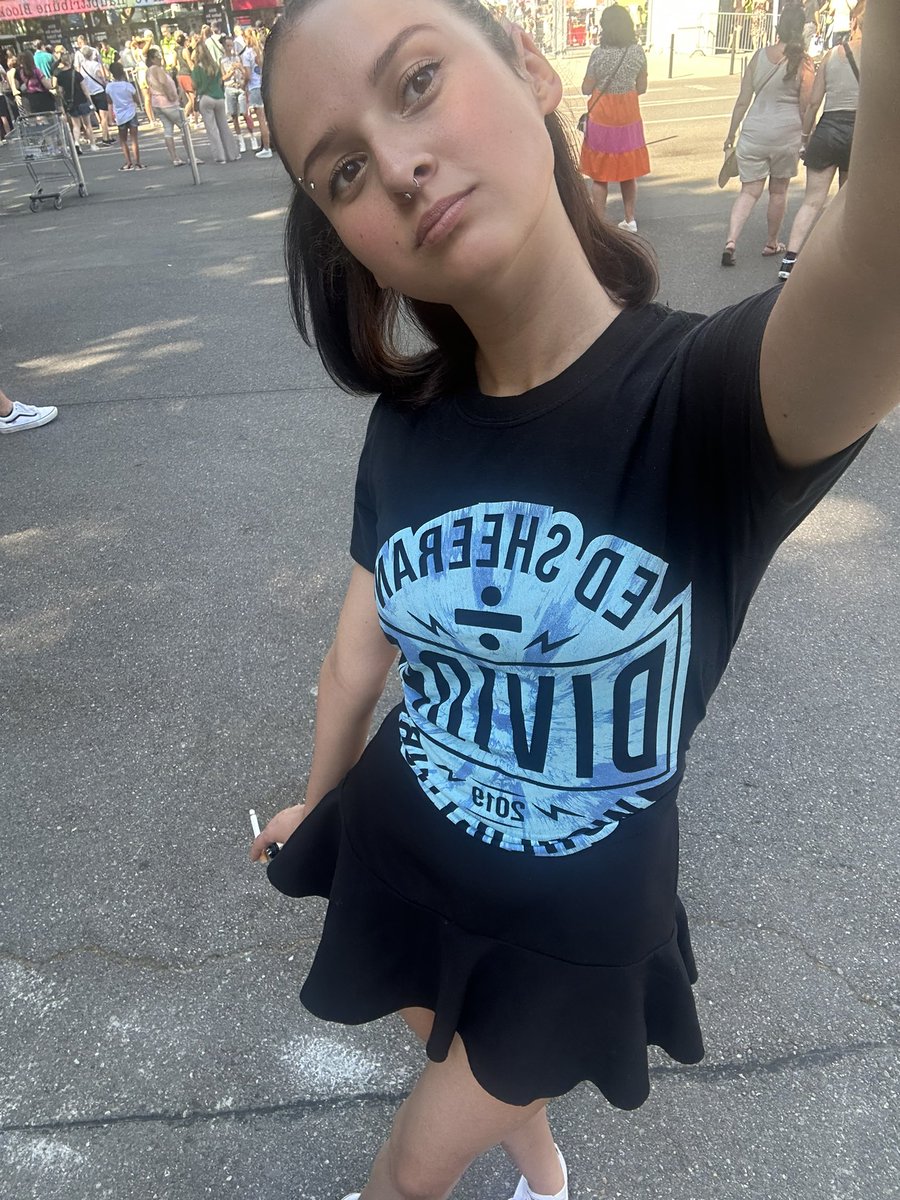 luketruther's tweet image. had to wear the divide tour shirt for the mathematics tour 🧡💛❤️🩵💚