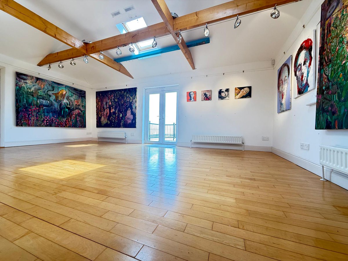 ClancyGallery's tweet image. Visiting the paistí in @ColaistenaRinne?
Call in to @ClancyGallery for a little browse, a stone's throw from an Coláiste. Mob 086 813 4597
@VisitWaterford @GaeltachtDeise @VisitDungarvan @Waterfordcamino #contemporaryIrishArt @IrishArtsReview