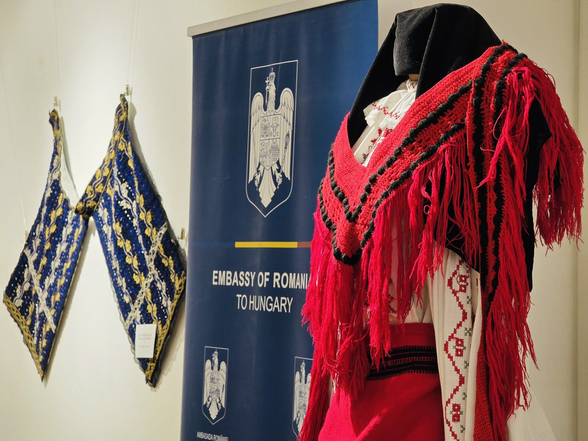 GSopanda's tweet photo. Celebrating #ia, 🇷🇴 Romanian traditional blouse, &amp; #Sânziene @ICR_Budapesta. Enjoining dances, songs &amp; customs from t/ musical &amp; choreographic folklore of ethnographic areas of #Romania. Tasting traditional food &amp; wine from Banat. 👏🏼 https://t.co/GpqIcfW9pr