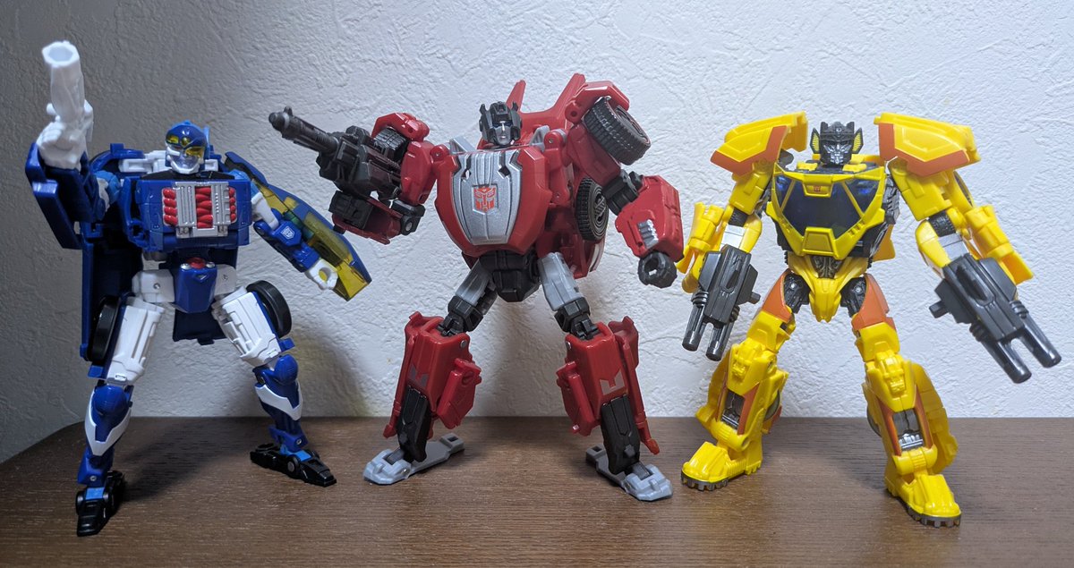 Tsk_Prime's tweet photo. 何だろう、ユニバースが3体全く異なるのにこのワンチーム感は・・ https://t.co/DbThg36b2N