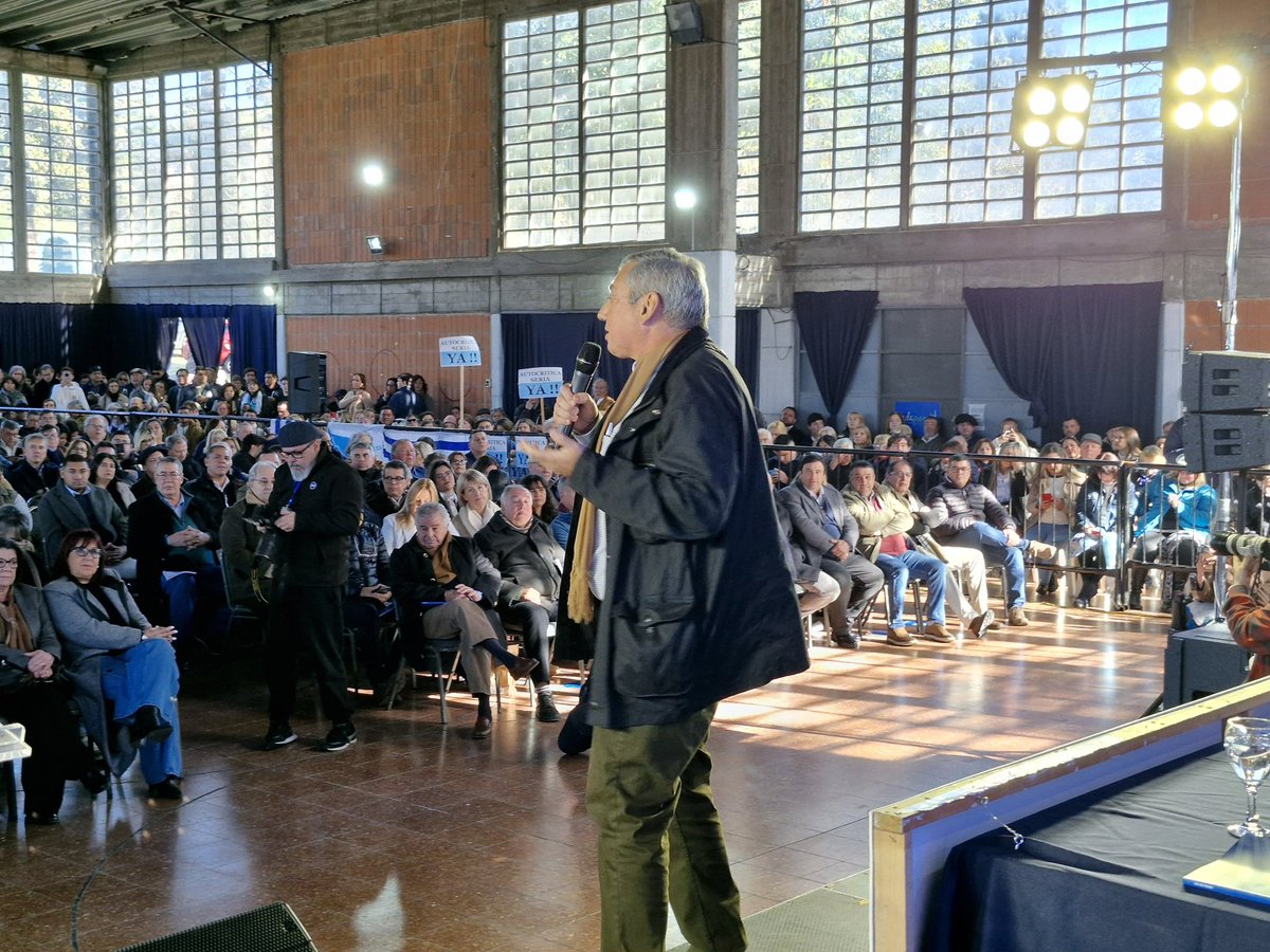 “Quiero que el Partido Nacional analice, sea inclusivo y cumpla con los caudillos que dieron la sangre.”

“Quiero un Partido Nacional que tenga el orgullo de ser blanco y que le diga al país que cumplimos con el futuro del país”. 

“Hay partido Nacional para rato” 

<a href="/PajaroEnciso/">Carlos Enciso Christiansen</a>