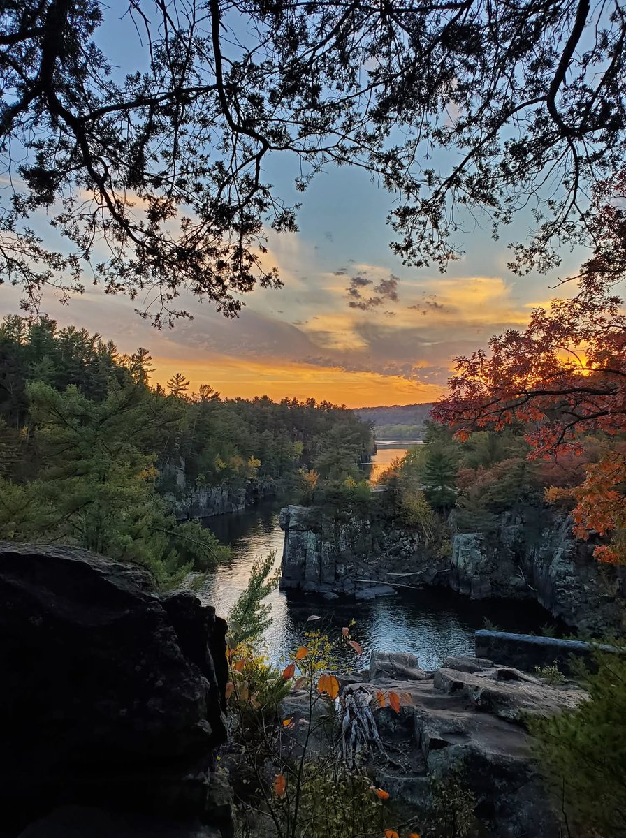 El_Lemus's tweet photo. HAPPY 125TH ANNIVERSARY #INTERSTATEPARK #WISCONSIN #WI #NATURE #NATURA #STATEPARK #STATEPARKS #TRAVEL #TRAVELING #INSPIRATION #INSPIRE #ICEAGETRAIL #ICEAGE #PlanetEarth #StCroixFalls #StCroix #Love #hiking #Camping #hike #MentalHealth #SaludMental #Northwoods #adventure #Joy https://t.co/odP9OYbC6G