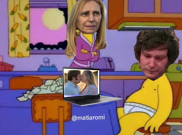 - Javier, estuviste toda la noche compartiendo mensajes contra Julia Mengolini?

- Quiero que seas mi Primera Dama Karina