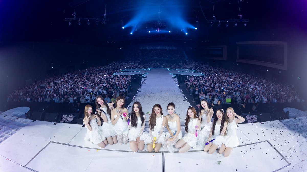 ขอบคุณทุกคนที่มาเติมเต็มและทำให้ดอกไม้นี้เปล่งประกายอย่างสวยงามที่สุดใน BLUSH BLOSSOM FAN FEST 💐✨ พรุ่งนี้ยังมีความสนุกสดใสรออยู่ แล้วมาทำให้ฤดูกาลนี้เต็มไปด้วยความรักกันนะ เจอกัน!! #BBFanFestD1

Thank you all for coming and helping these blossoms bloom so beautifully at the