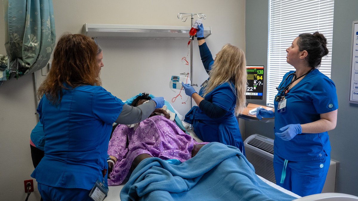 USouthFlorida's tweet image. ICYMI: @USFHealth experts are bringing hands-on medical training to rural communities in Apalachicola, FL and Douglas, GA.

At both locations, faculty and training experts with @CAMLSTAMPA delivered scenario-based sessions tailored to local needs.

🔗: ow.ly/7V9050Wb3Vs