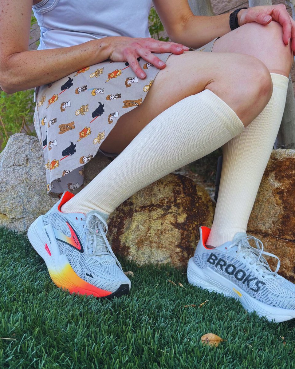 PROCompression's tweet image. Earth tones are trending, and your socks can join the style! 🌍✨ Meet Earth Essence: our most wearable collection yet. Grab 4 for $70 with code WKND! 

SHOP NOW ▶️ procompression.com/collections/co… 

#PROCompression #EarthEssence #SocksWithStyle #WeekendReady #FunctionMeetsFashion