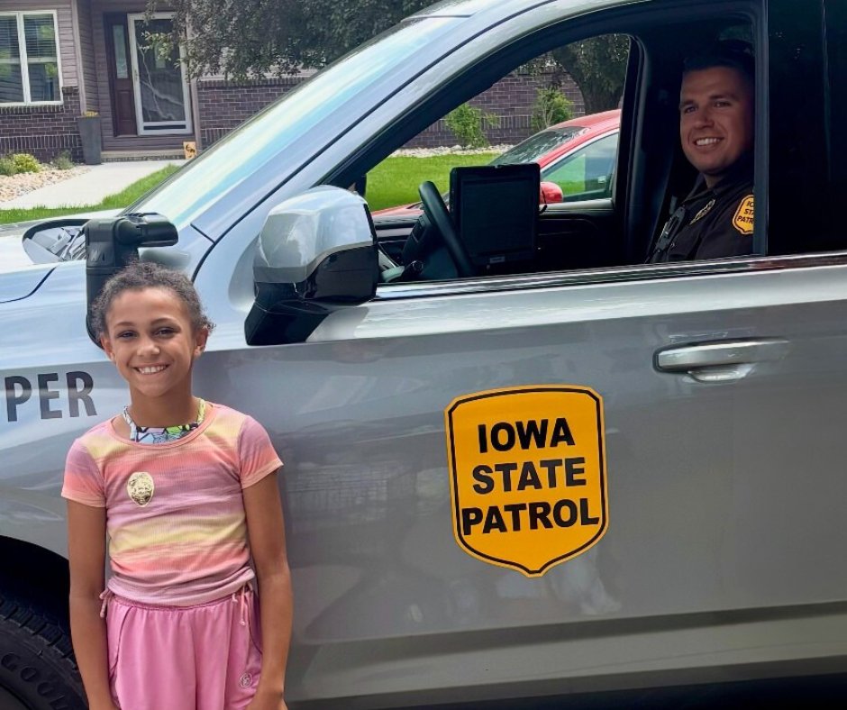 A refreshing moment with Trooper Andrew Nitzschke at a kids' lemonade stand! Nothing says summer like a cool glass of lemonade. ☀️ Let’s celebrate the little moments that strengthen our community ties! #CommunityEngagement #PublicSafety