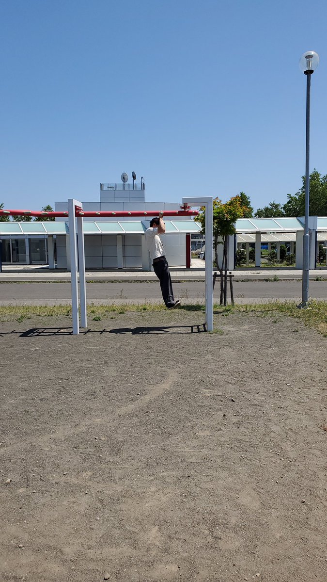 石狩ではフルベさんが筋トレしてました。