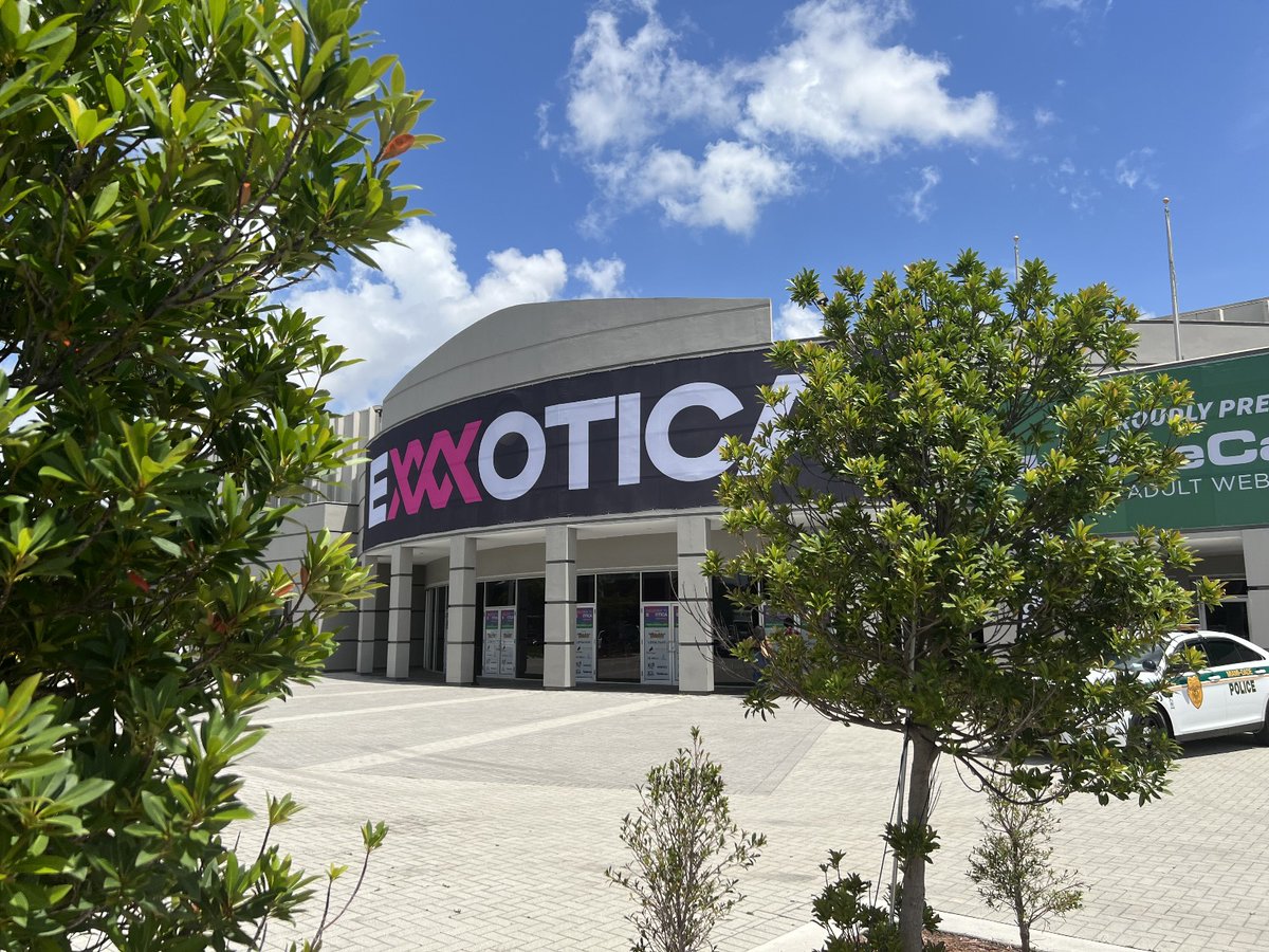 INTENSE_PERU's tweet photo. Todo el fin en Exxxotica Miami 🎟️Si eres creadora de contenido y estás por aquí...
Escríbeme al DM y veamos si hacemos que este evento suba aún más la temperatura 🔥
#ExxxoticaMiami #Colaboracion #ContenidoAdulto #MiamiContentCreator https://t.co/NFkJpWanEQ